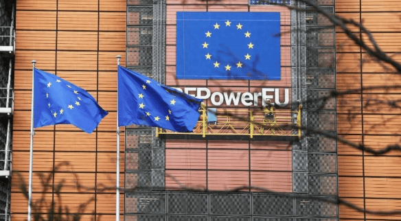 皇冠信用網出租足球_谈判已取消皇冠信用網出租足球,冯德莱恩牺牲中国利益,换美关税让步,中方反将一军