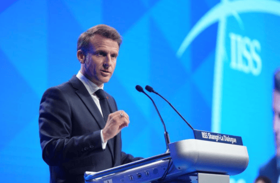 皇冠信用網出租足球_谈判已取消皇冠信用網出租足球,冯德莱恩牺牲中国利益,换美关税让步,中方反将一军