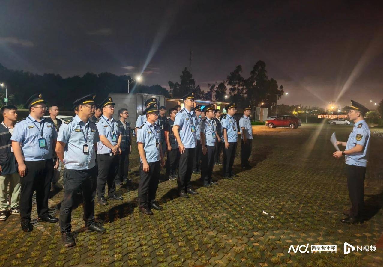 皇冠信用網代理_“闻着巨臭！”东莞松山湖一小区异味扰民皇冠信用網代理，执法人员连夜排查