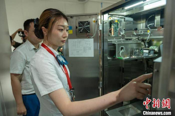 皇冠网_探秘成都地铁停运后4小时：为何难以24小时运营