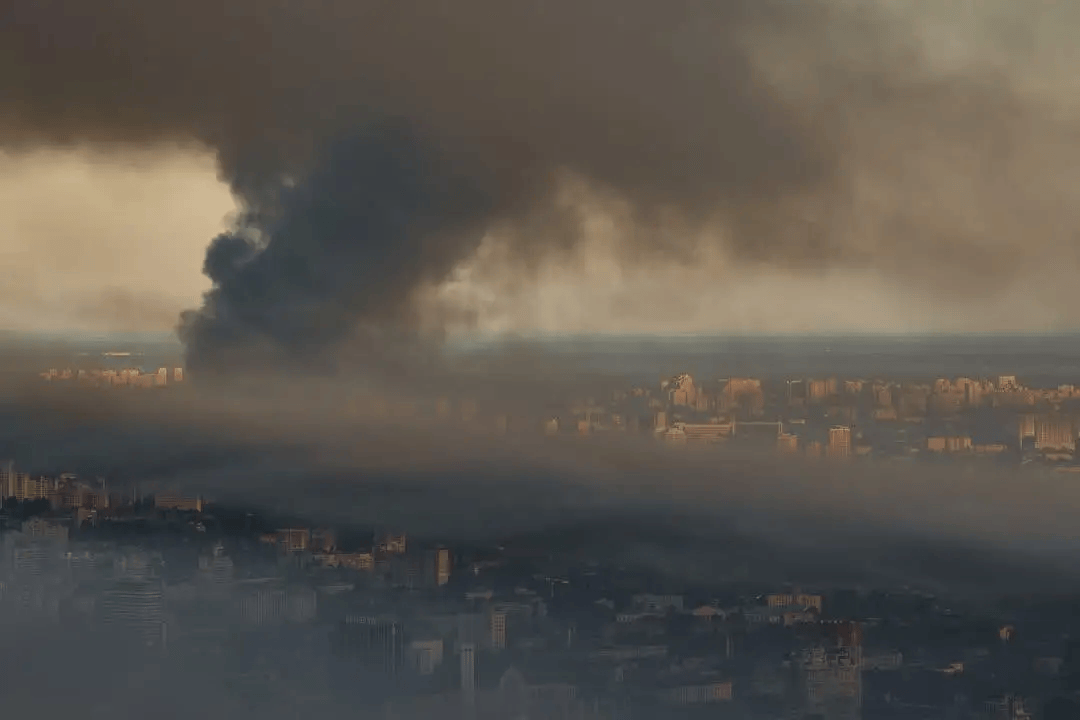 皇冠正网_终于打天然气厂了！美制爱国者全打光皇冠正网，俄军匕首高超弹炸穿储备库