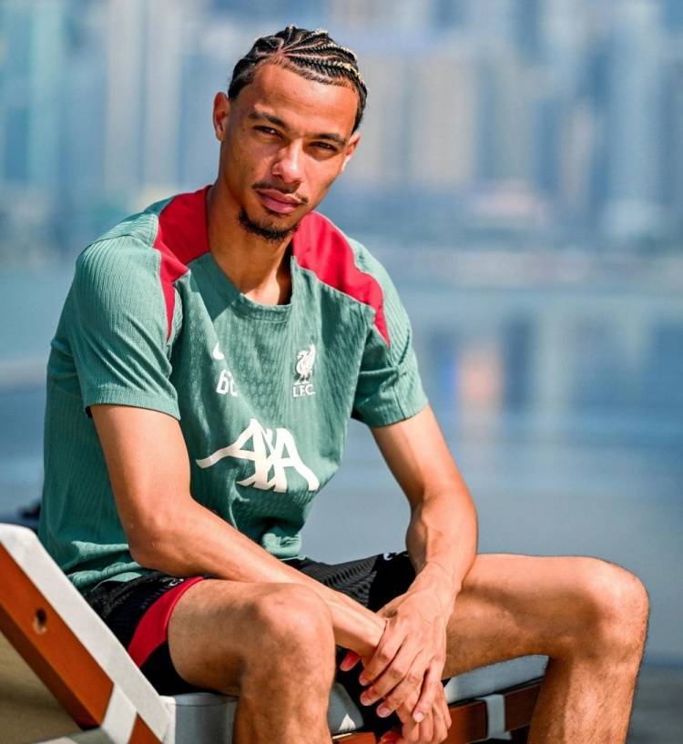 皇冠足球平台申请_埃基蒂克：迫不及待想赢得奖杯；杰拉德大概是利物浦头号传奇吧皇冠足球平台申请？