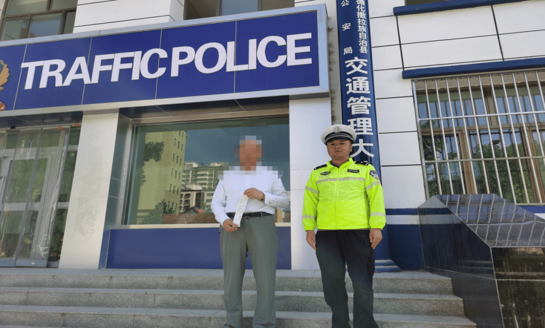 皇冠信用盘申请开通
_惊险皇冠信用盘申请开通
!青海一女童竟端坐在行驶中的轿车车顶!