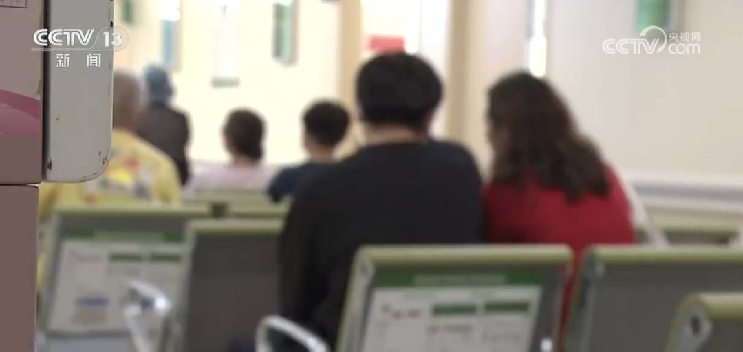 正版足球出租 _全是演员！事发上海闹市区正版足球出租 ，网友怒了：无法无天，这是上海好嘛
