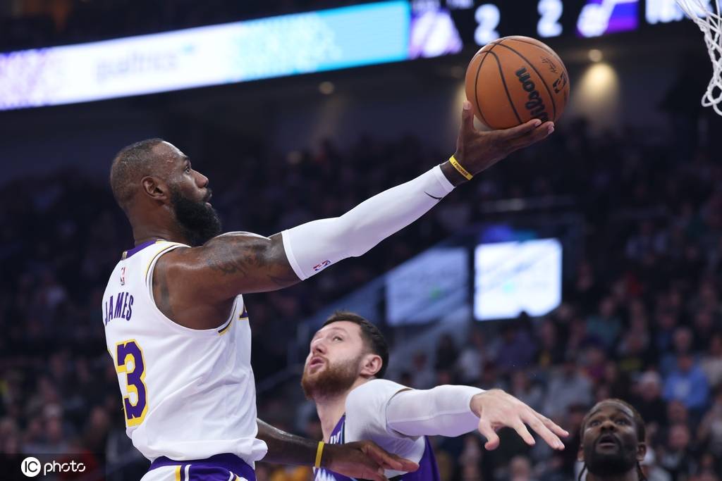 世界杯皇冠信用网平台_老詹17+8东契奇33+11+8 小里22+10湖人险胜爵士